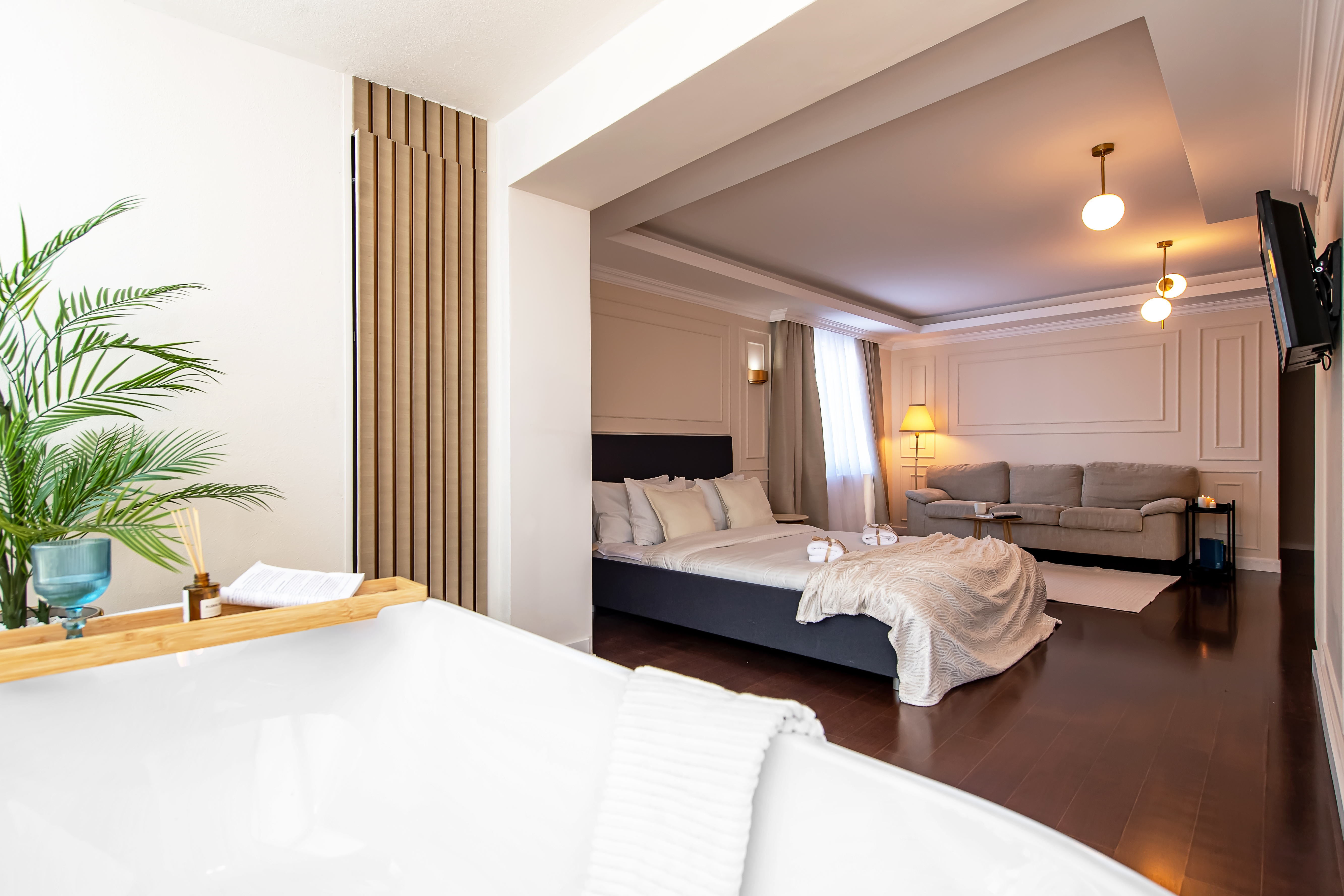 The Penthouse — ELIT thumbnail 3